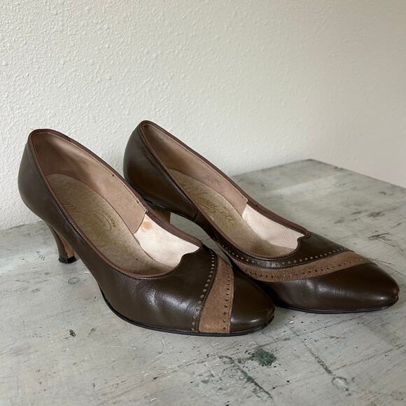 Vintage Ginnie Johansen wing tip high heel pumps two tone brown 50s 60s retro 7 - Picture 6 of 13